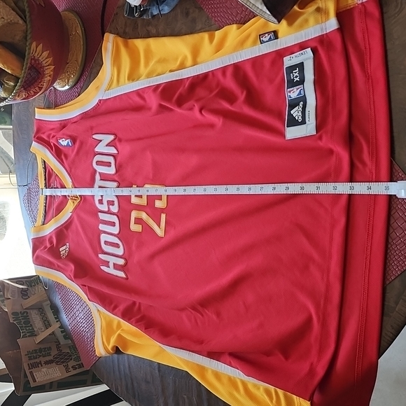 Adidas Houston rockets XXL.         Bin 20 - Picture 7 of 8